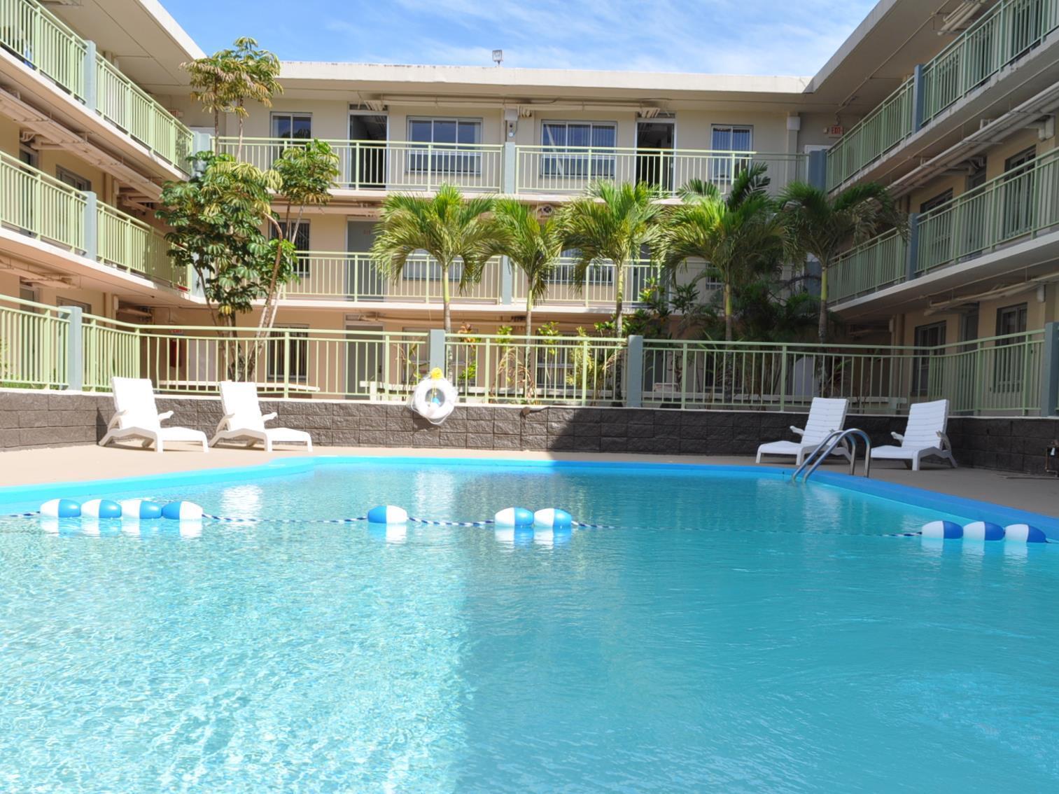 Mai'Ana Airport Plaza Aparthotel Tamuning Buitenkant foto